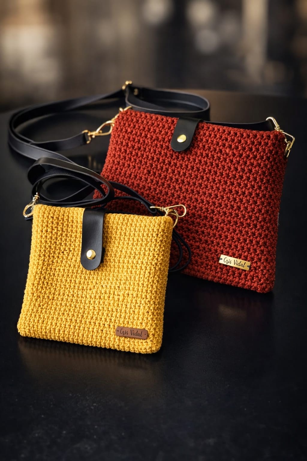 Bolsas Rubi e Solaris artesanais em crochê